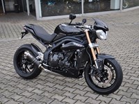 Gebrauchtmotorrad Triumph Speed Triple 1050