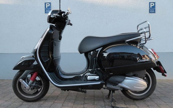 Gebrauchtmotorrad Vespa GTS 300 hpe - Bild 2