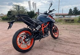 Neumotorrad KTM 390 Duke