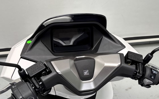 Gebrauchtmotorrad Honda PCX125 - Bild 10