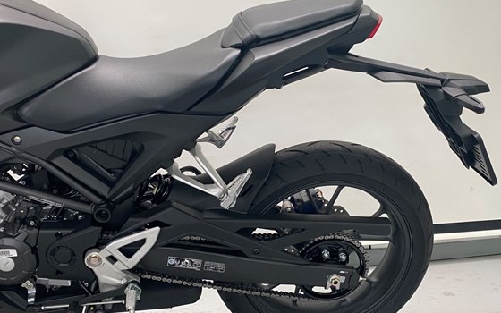 Gebrauchtmotorrad Honda CB125R - Bild 7