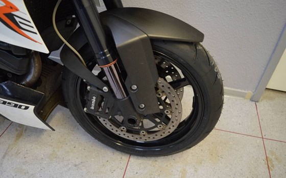 Gebrauchtmotorrad KTM 990 Super Duke R - Bild 4