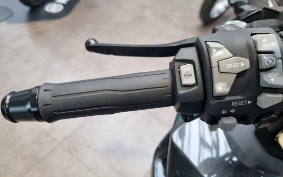 Neufahrzeug Kawasaki Ninja 1100SX - Bild 4