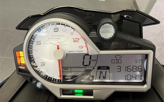 Gebrauchtmotorrad BMW S 1000 R - Bild 7