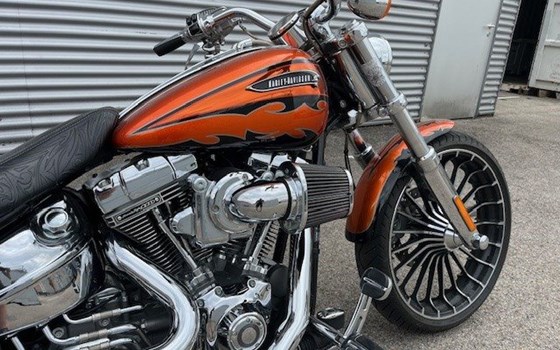 Gebrauchtmotorrad Harley-Davidson CVO Breakout FXSBSE - Bild 3 Gebrauchtmotorrad Harley-Davidson CVO Breakout FXSBSE - Bild 3