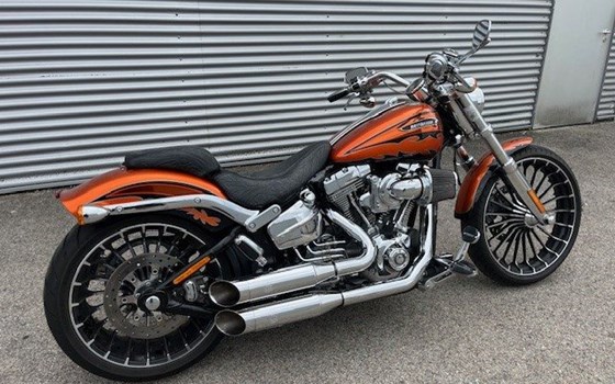 Gebrauchtmotorrad Harley-Davidson CVO Breakout FXSBSE - Bild 7 Gebrauchtmotorrad Harley-Davidson CVO Breakout FXSBSE - Bild 7