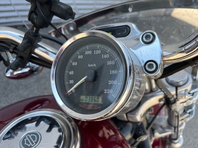 Harley-Davidson Sportster XL 1200C Custom (Lava Red Sunglo) - Bild 11