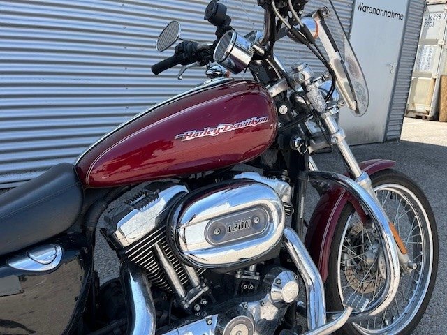 Harley-Davidson Sportster XL 1200C Custom (Lava Red Sunglo) - Bild 3