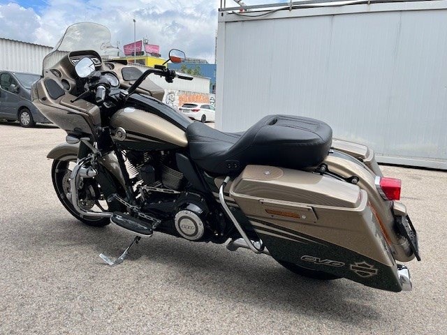 Harley-Davidson CVO Road Glide FLTRXSE (Roman Gold & Burnt Emerald) - Bild 10