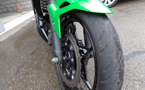 Motorrad Occasion Kawasaki Z 400 - Bild 4