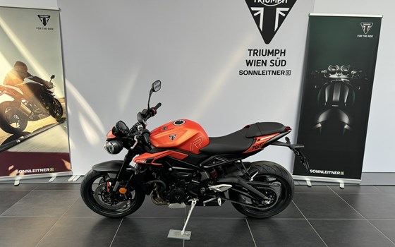 Gebrauchtmotorrad Triumph Street Triple 765 R - Bild 1 Gebrauchtmotorrad Triumph Street Triple 765 R - Bild 1