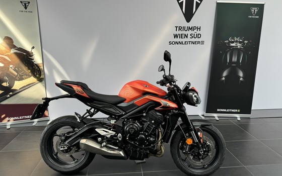 Gebrauchtmotorrad Triumph Street Triple 765 R - Bild 2 Gebrauchtmotorrad Triumph Street Triple 765 R - Bild 2