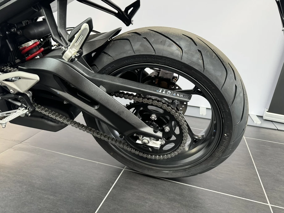 Angebot Triumph Street Triple 765 R Bild 6: Angebot Triumph Street Triple 765 R