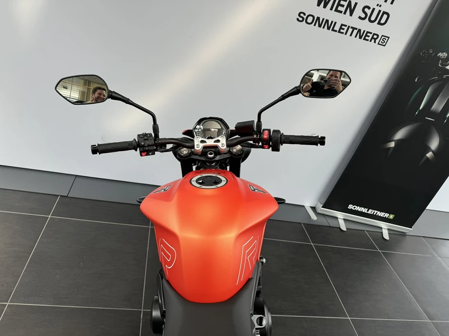 Angebot Triumph Street Triple 765 R Bild 7: Angebot Triumph Street Triple 765 R