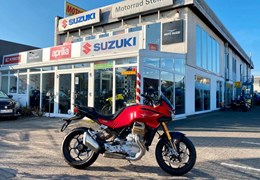 Neumotorrad Moto Guzzi V100 Mandello