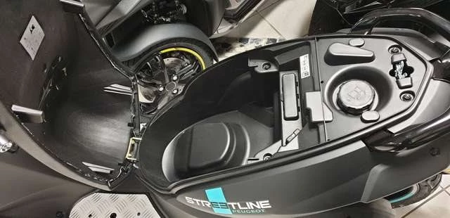 Angebot Peugeot Streetzone 50 10" Naked Bild 4: Angebot Peugeot Streetzone 50 10" Naked