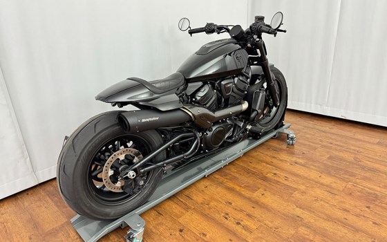 Gebrauchtmotorrad Harley-Davidson Sportster S RH1250S - Bild 5 Gebrauchtmotorrad Harley-Davidson Sportster S RH1250S - Bild 5