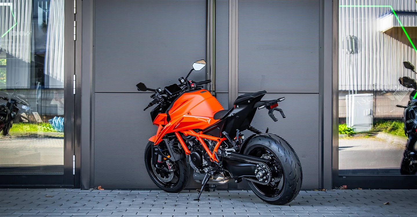 Zum Vergrößern bitte anklicken! Angebot KTM 1390 Super Duke R EVO