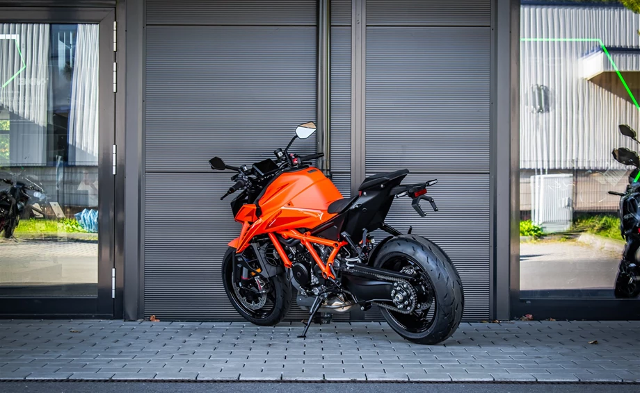 Angebot KTM 1390 Super Duke R EVO Bild 2: Angebot KTM 1390 Super Duke R EVO