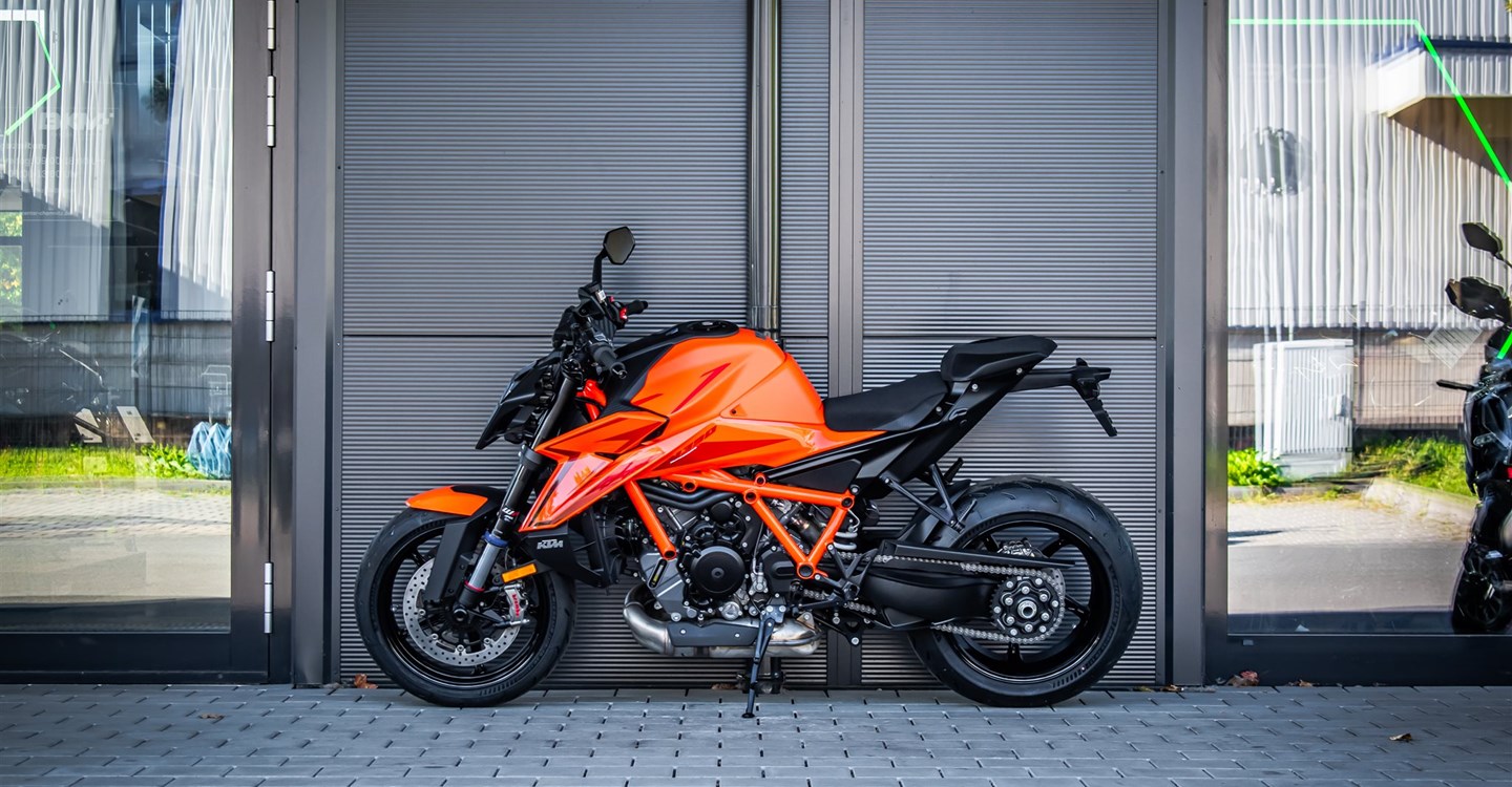 Zum Vergrößern bitte anklicken! Angebot KTM 1390 Super Duke R EVO