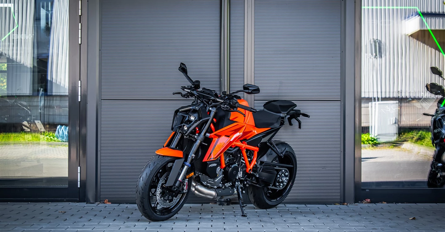 Zum Vergrößern bitte anklicken! Angebot KTM 1390 Super Duke R EVO