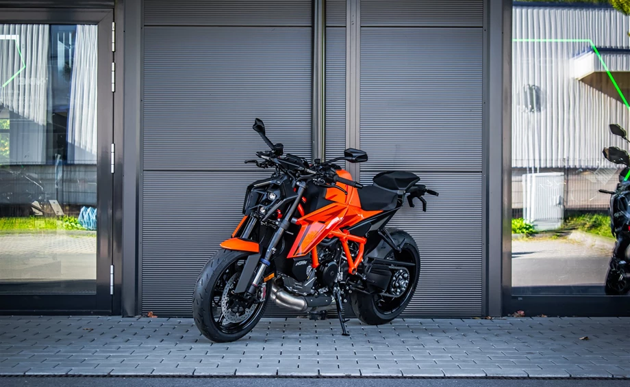 Angebot KTM 1390 Super Duke R EVO Bild 5: Angebot KTM 1390 Super Duke R EVO