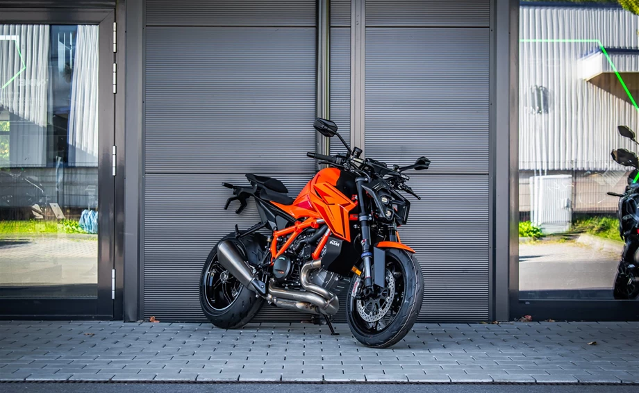 Angebot KTM 1390 Super Duke R EVO Bild 6: Angebot KTM 1390 Super Duke R EVO