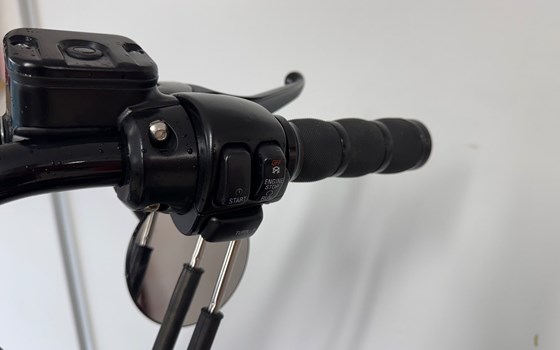 Gebrauchtmotorrad Harley-Davidson Sportster XLH 883 - Bild 18 Gebrauchtmotorrad Harley-Davidson Sportster XLH 883 - Bild 18