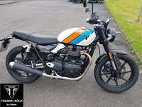 Gebrauchtmotorrad Triumph Speed Twin 900 