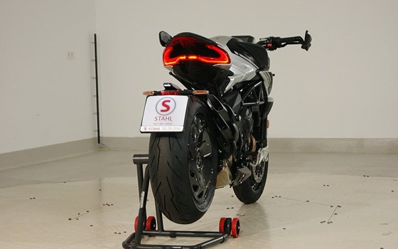 Neufahrzeug MV Agusta Dragster RR Ottantesimo - Bild 15 Neufahrzeug MV Agusta Dragster RR Ottantesimo - Bild 15