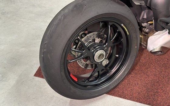Gebrauchtmotorrad Ducati Streetfighter V4 S - Bild 12