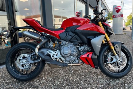 Ducati Streetfighter V2 S