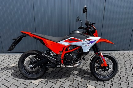 KTM 390 SMC R