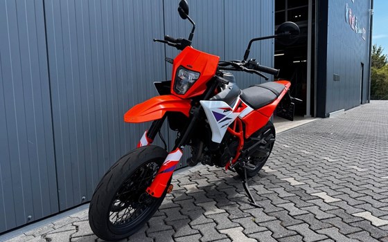 Neufahrzeug KTM 390 SMC R - Bild 6