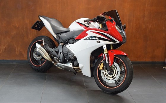 Gebrauchtmotorrad Honda CBR 600 F - Bild 1 Gebrauchtmotorrad Honda CBR 600 F - Bild 1