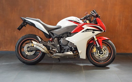 Gebrauchtmotorrad Honda CBR 600 F - Bild 2 Gebrauchtmotorrad Honda CBR 600 F - Bild 2