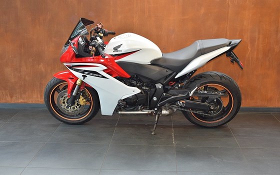 Gebrauchtmotorrad Honda CBR 600 F - Bild 4 Gebrauchtmotorrad Honda CBR 600 F - Bild 4