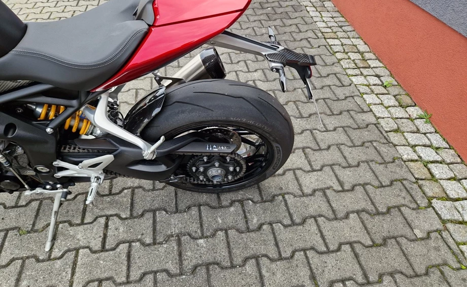 Angebot Triumph Speed Triple 1200 RR Bild 3: Angebot Triumph Speed Triple 1200 RR