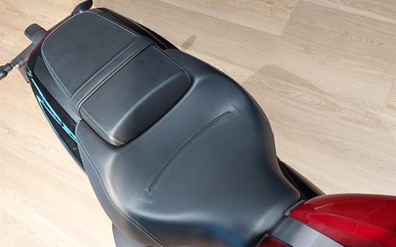 Gebrauchtmotorrad Triumph Rocket 3 Storm R - Bild 10