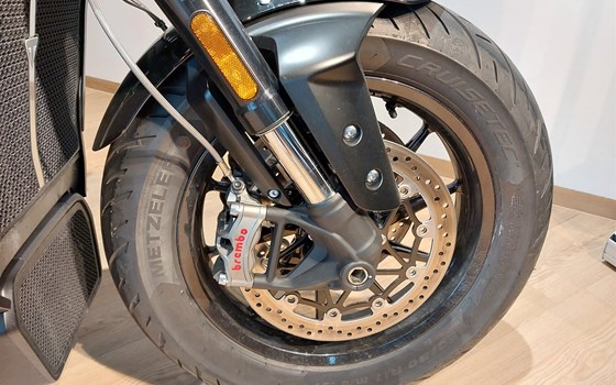 Gebrauchtmotorrad Triumph Rocket 3 Storm R - Bild 12