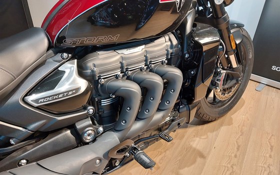 Gebrauchtmotorrad Triumph Rocket 3 Storm R - Bild 13 Gebrauchtmotorrad Triumph Rocket 3 Storm R - Bild 13