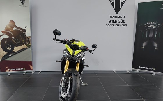 Neufahrzeug Triumph Speed Triple 1200 RX - Bild 3 Neufahrzeug Triumph Speed Triple 1200 RX - Bild 3