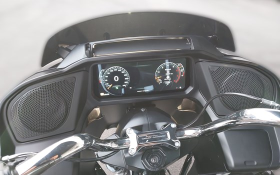 Gebrauchtmotorrad Harley-Davidson Road Glide FLTRX - Bild 8