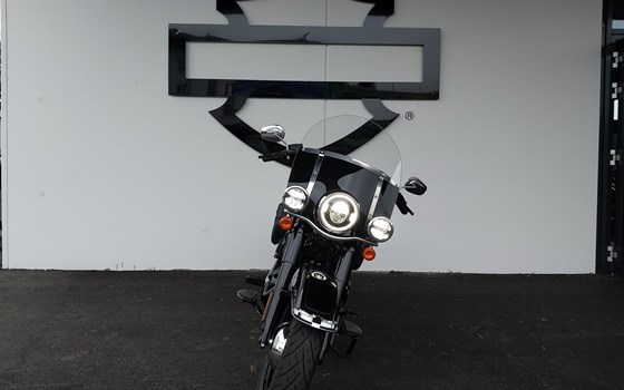 Gebrauchtmotorrad Harley-Davidson Softail Heritage Classic FLHC - Bild 3