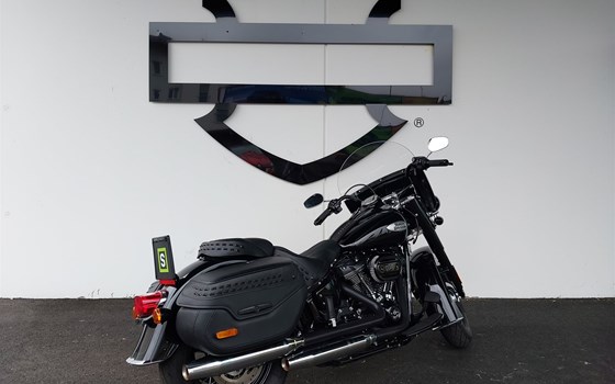 Gebrauchtmotorrad Harley-Davidson Softail Heritage Classic FLHC - Bild 6