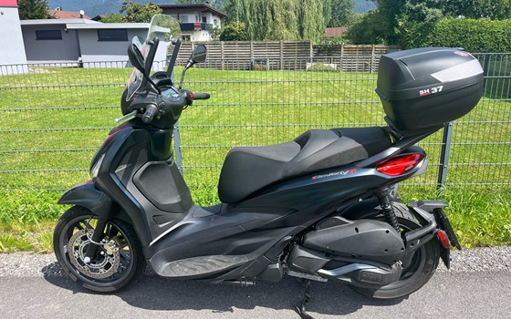 Gebrauchtmotorrad Piaggio Beverly 300 hpe - Bild 1 Gebrauchtmotorrad Piaggio Beverly 300 hpe - Bild 1