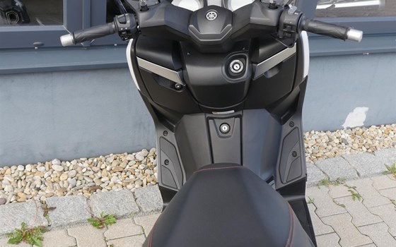 Gebrauchtmotorrad Yamaha X-Max 250 - Bild 9