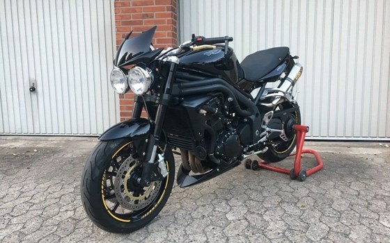 Gebrauchtmotorrad Triumph Speed Triple 1050 - Bild 1 Gebrauchtmotorrad Triumph Speed Triple 1050 - Bild 1