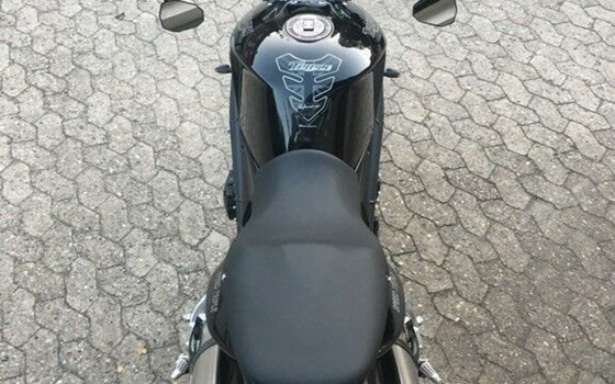 Gebrauchtmotorrad Triumph Speed Triple 1050 - Bild 5 Gebrauchtmotorrad Triumph Speed Triple 1050 - Bild 5