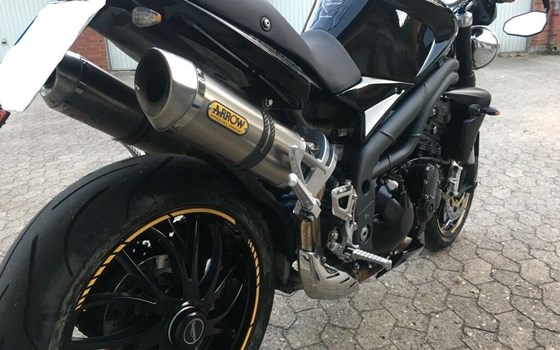 Gebrauchtmotorrad Triumph Speed Triple 1050 - Bild 7 Gebrauchtmotorrad Triumph Speed Triple 1050 - Bild 7